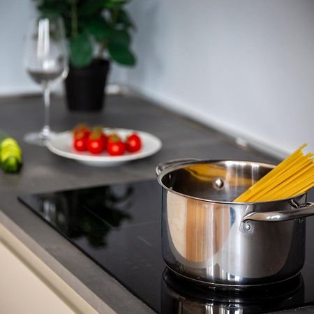 The Best Rent - Bright One-Bedroom Apartment In Corso Vittorio Emanuele II Милан Экстерьер фото
